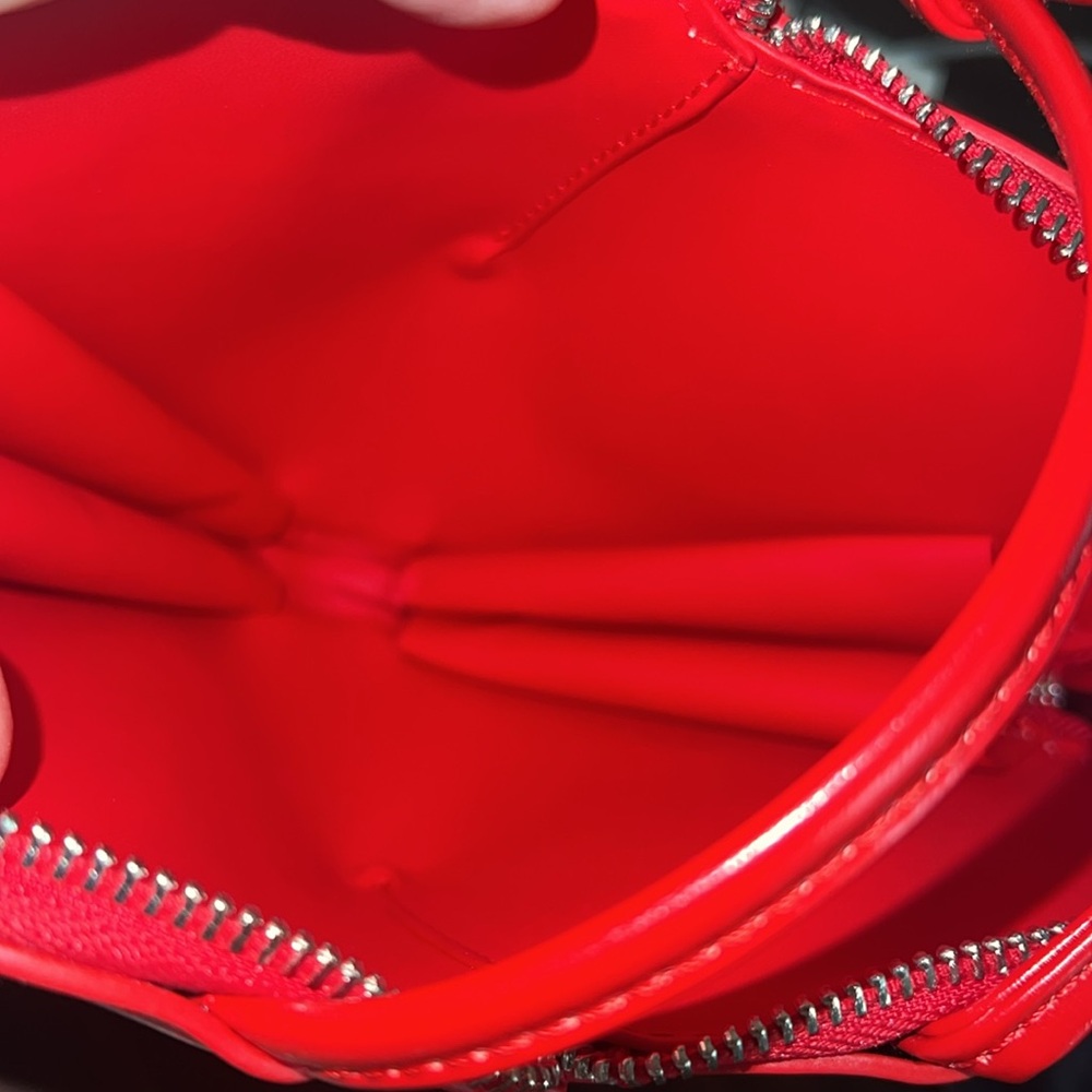 Amazon Red Heart Mini Bag - Picture 5 of 5